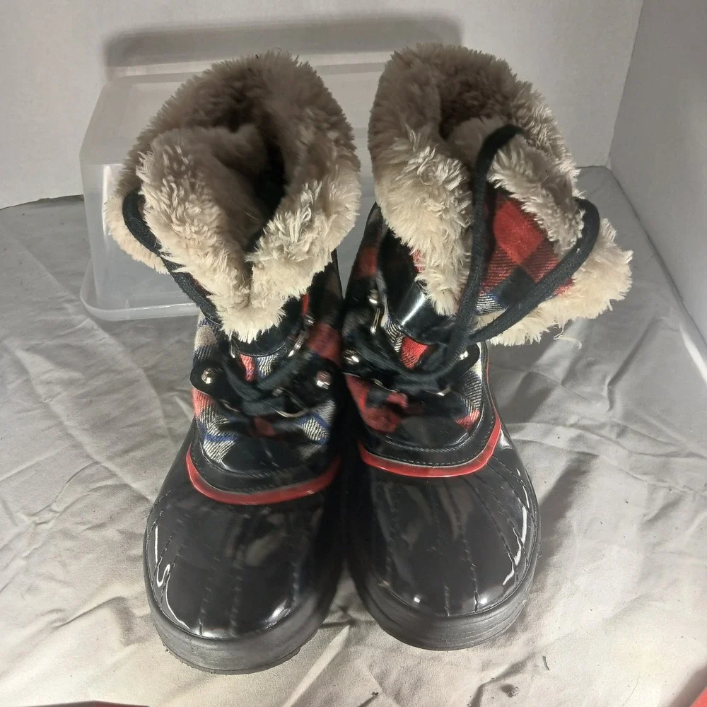 Anne‎ Klein Sport AKGALLUP Womens Black Plaid Faux Fur Duck Boots Size 8.5M